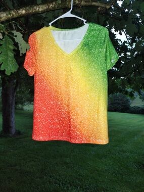 Red Yellow Green Gradient V-Neck Short Sleeve Top